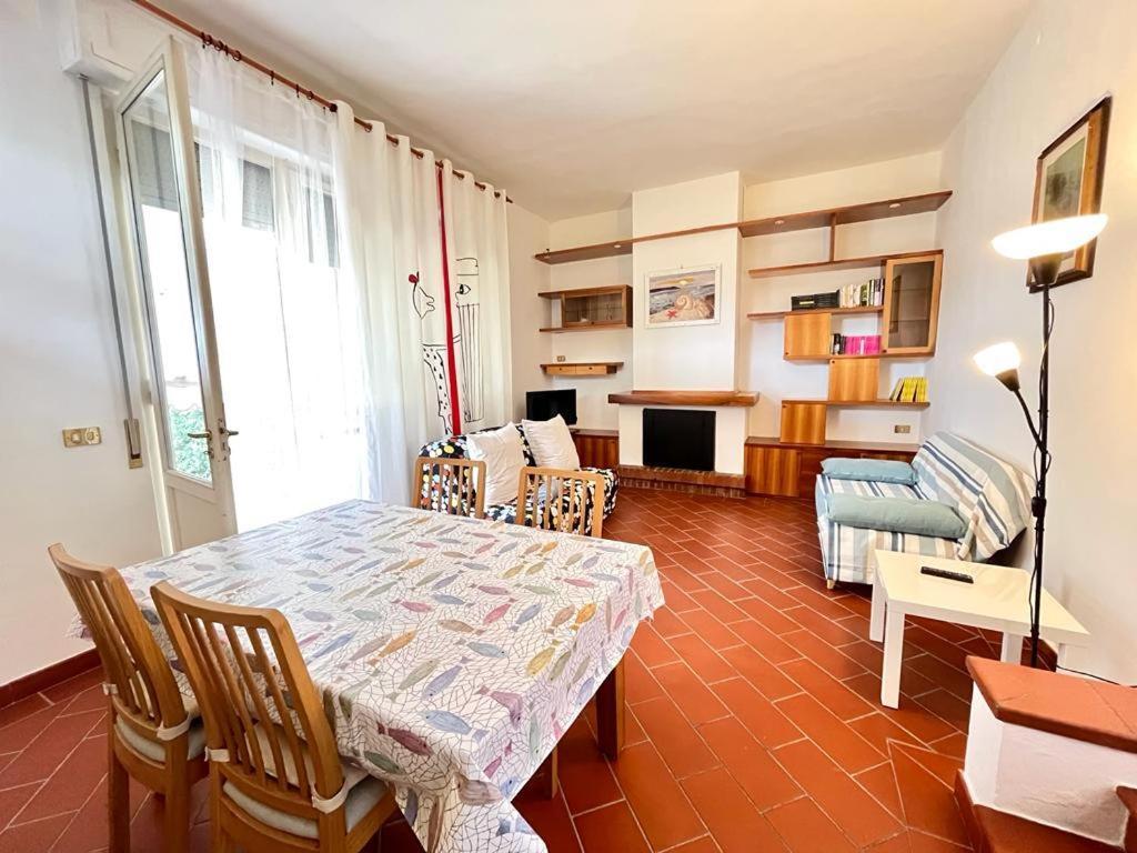 Pineta Apartament ティレニア エクステリア 写真