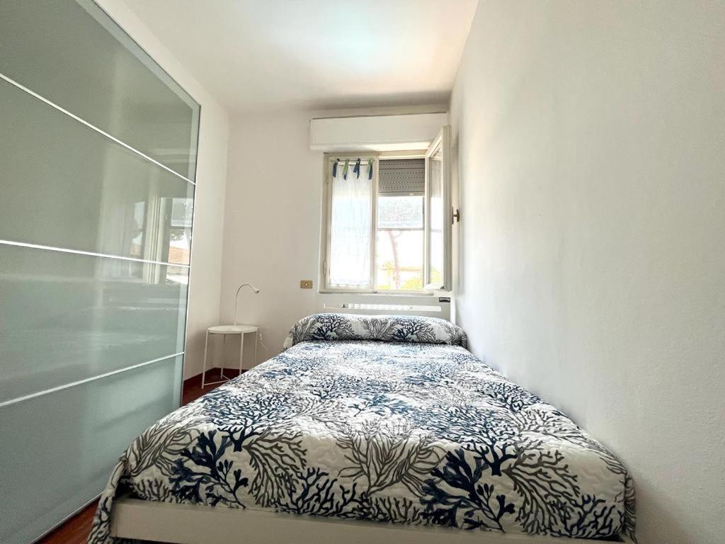 Pineta Apartament ティレニア エクステリア 写真