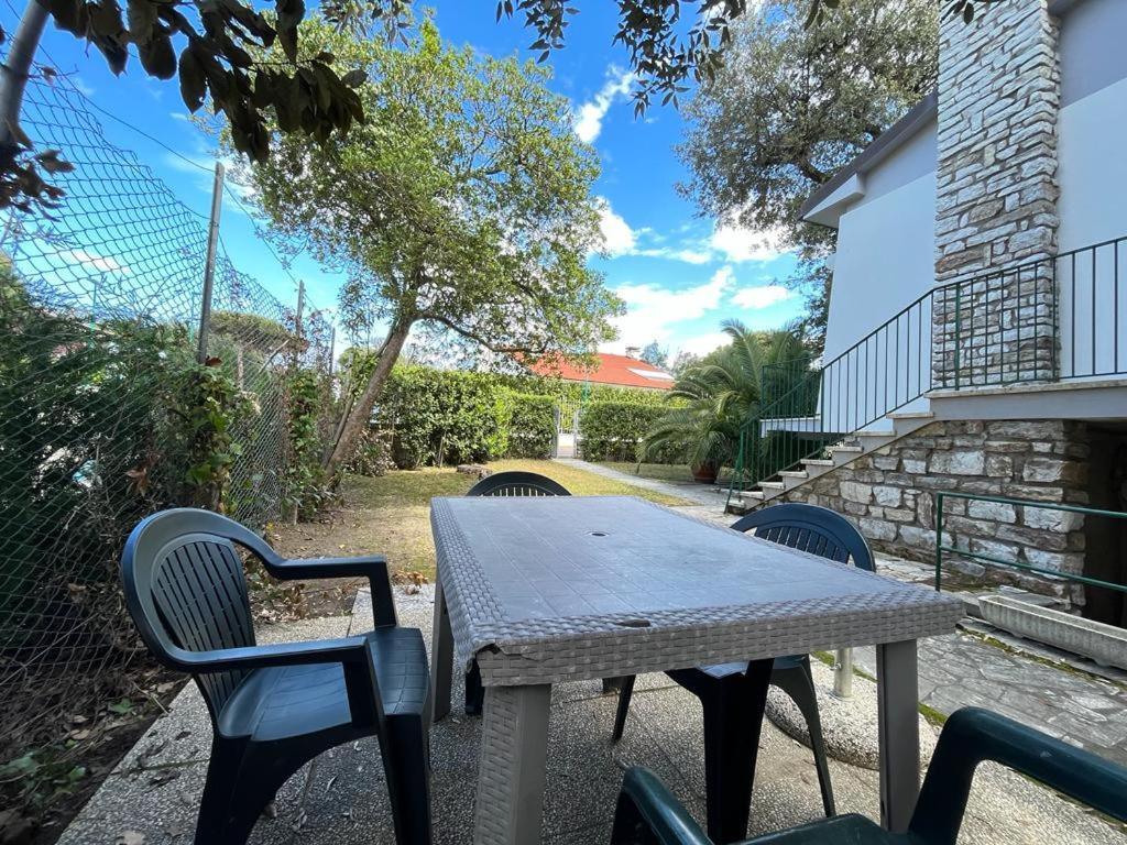 Pineta Apartament ティレニア エクステリア 写真