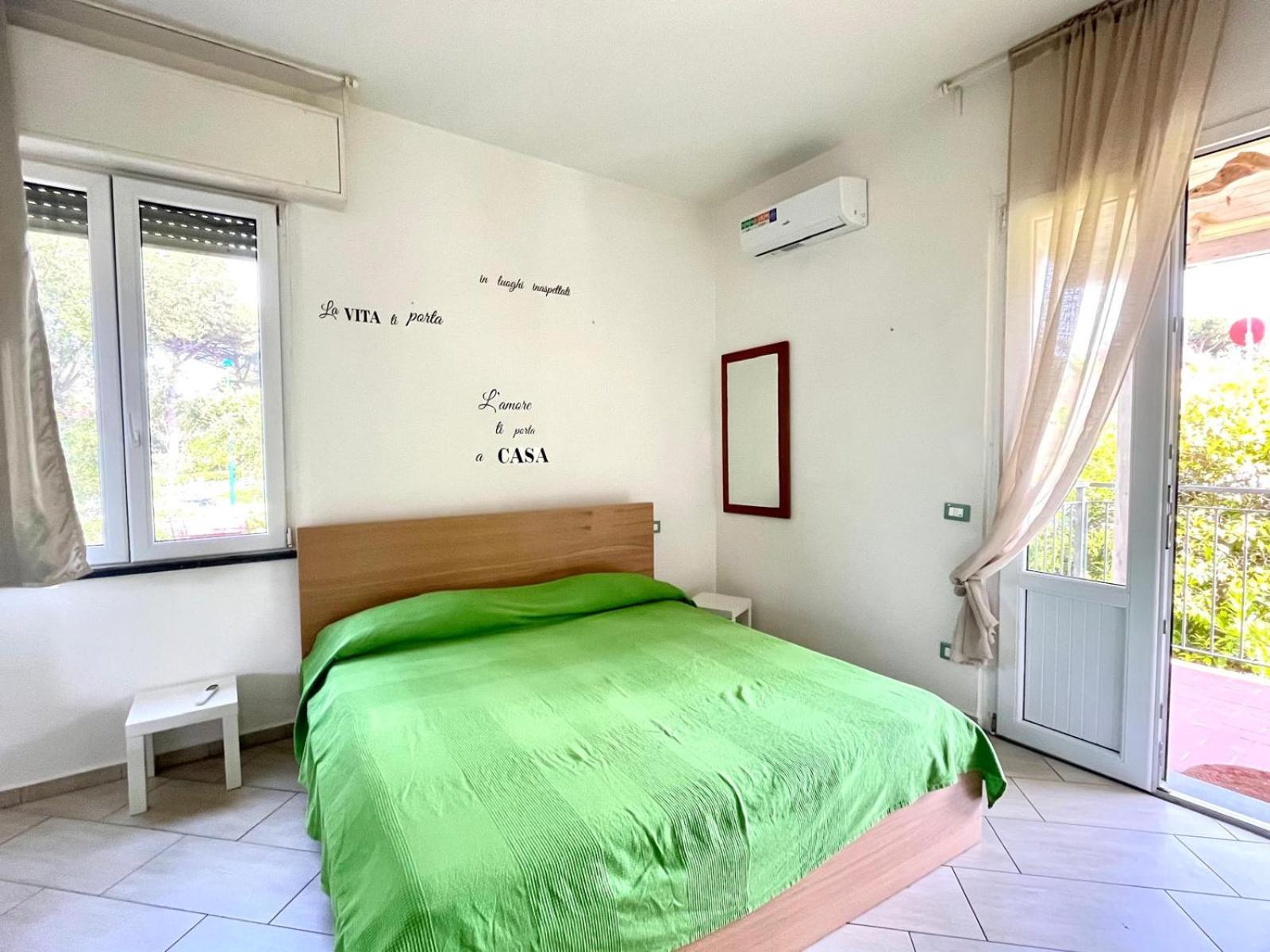 Pineta Apartament ティレニア エクステリア 写真