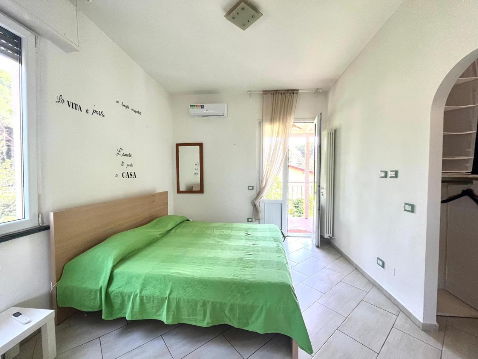Pineta Apartament ティレニア エクステリア 写真