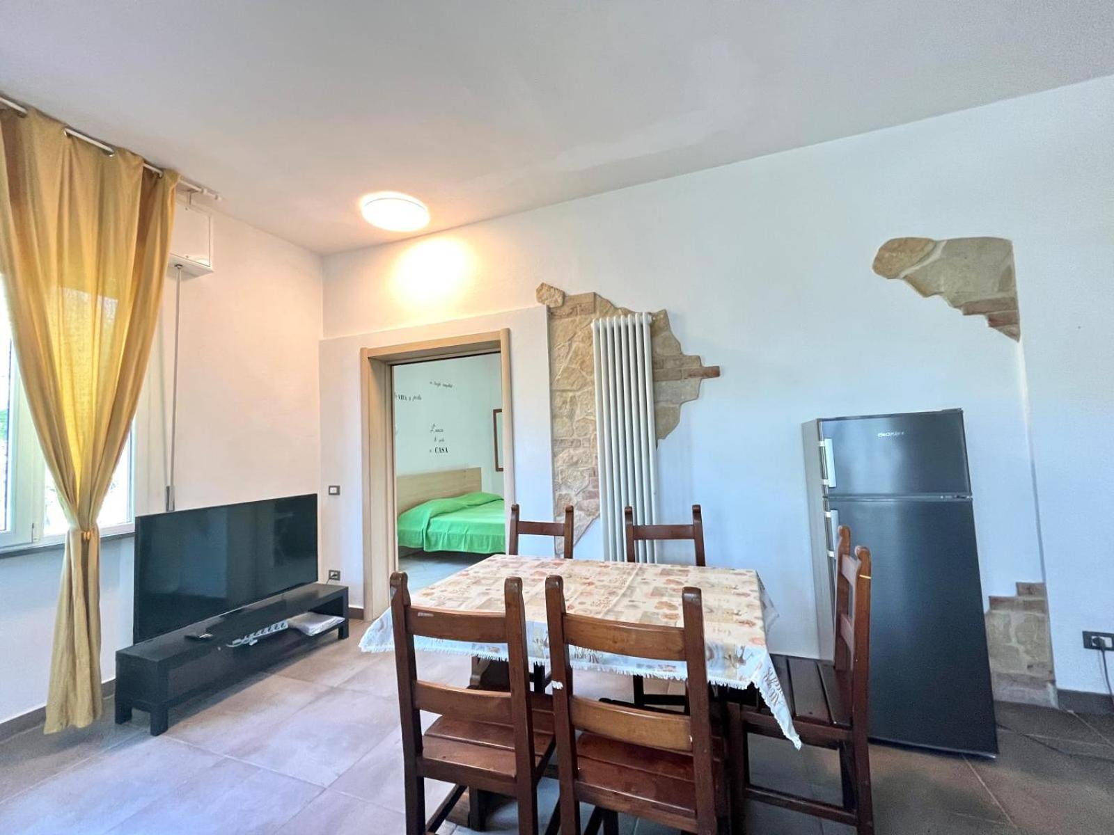 Pineta Apartament ティレニア エクステリア 写真