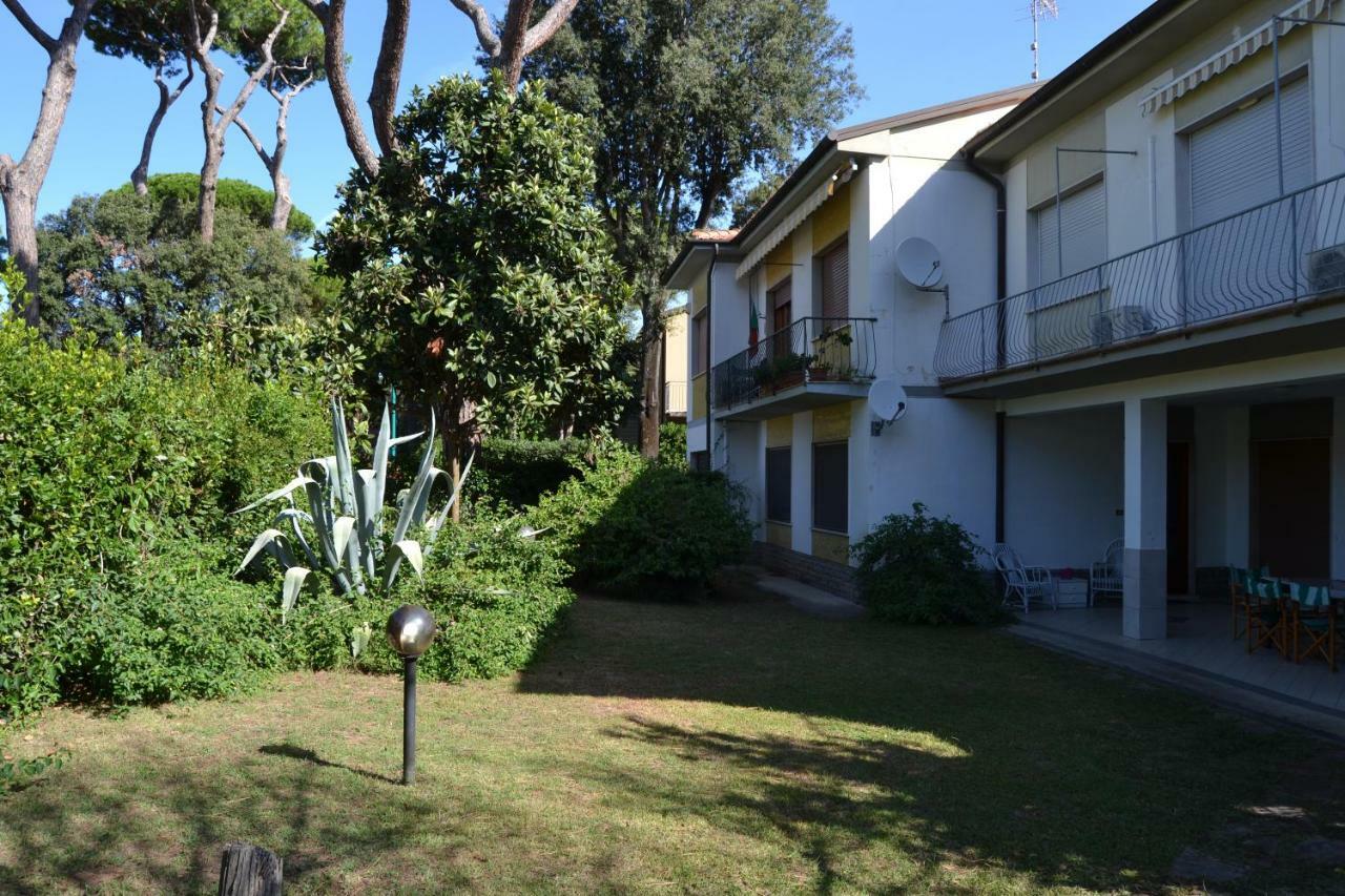 Pineta Apartament ティレニア エクステリア 写真